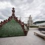 Rekonstruált Zsolnay-tetődíszek: a cserepek jelentős hányadát pótolni kellett