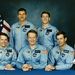 1985. szeptember 8. Az Atlantis első útjának (STS-51J) legénysége (balról jobbra): Robert L. Stewart, David C. Hilmers, Karol J. Bobko az űrsikló parancsnoka, Major Willliam A. Pailles és Ronald J. Grabe, az űrsikló pilótája.