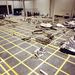 A Challenger óceánból összegyűjtött maradványai a NASA egyik hangárában
