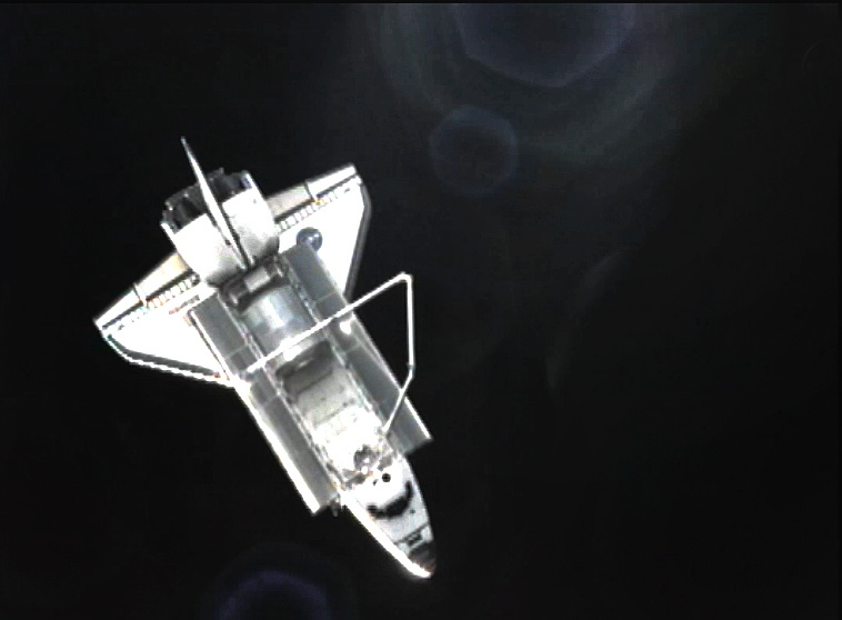 Az Atlantis az ISS-ről nézve.